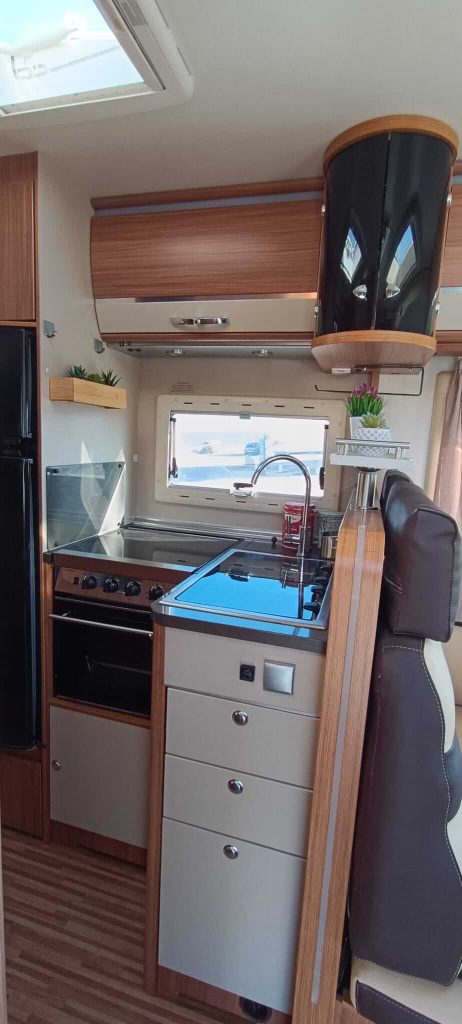 INTERIOR COCINA 1 (60)