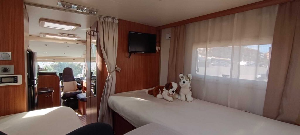 INTERIOR DORMITORIO 1 (23)