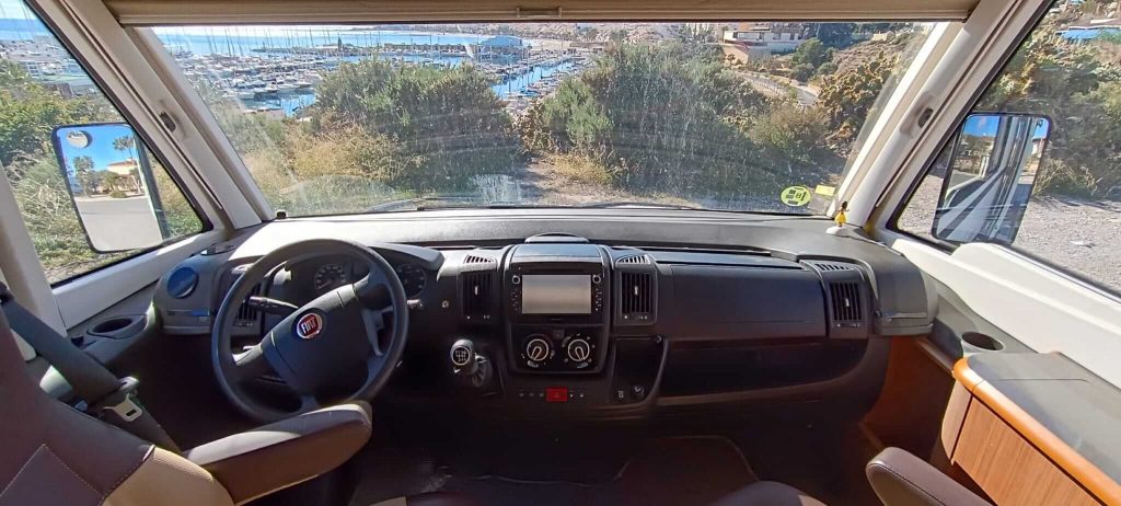 INTERIOR FRONTAL 1 (28)