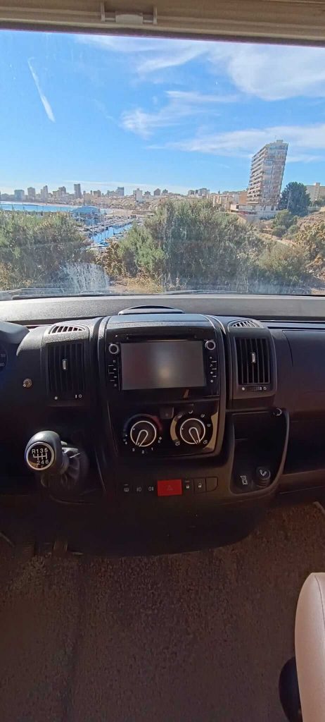 INTERIOR FRONTAL 1 (29)