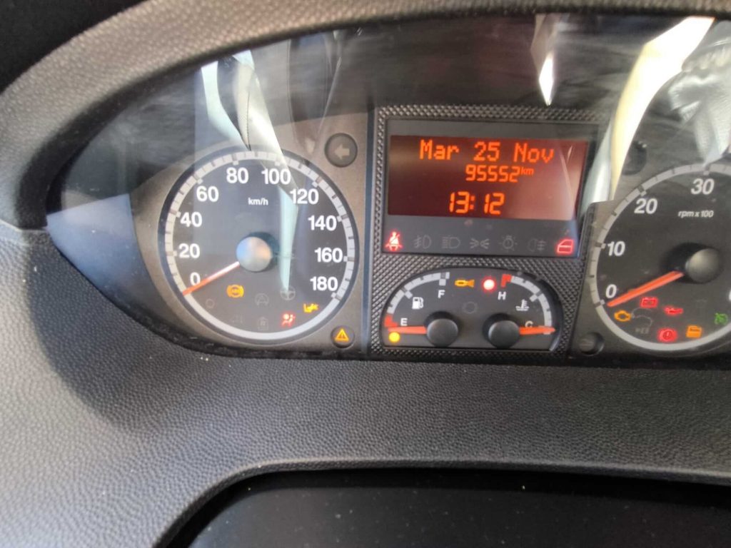 INTERIOR FRONTAL 80 (60)