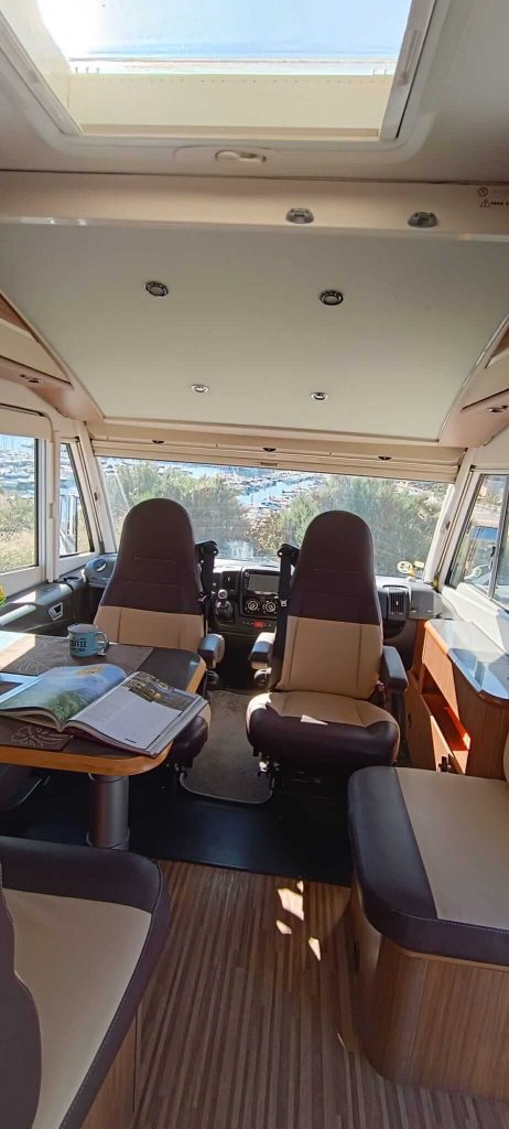 INTERIOR SALON 1 (33)