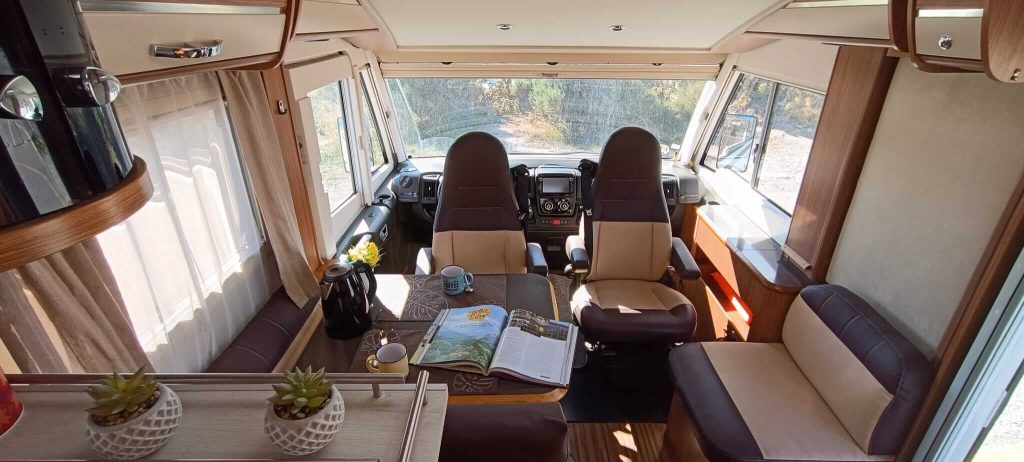 INTERIOR SALON 1 (34)