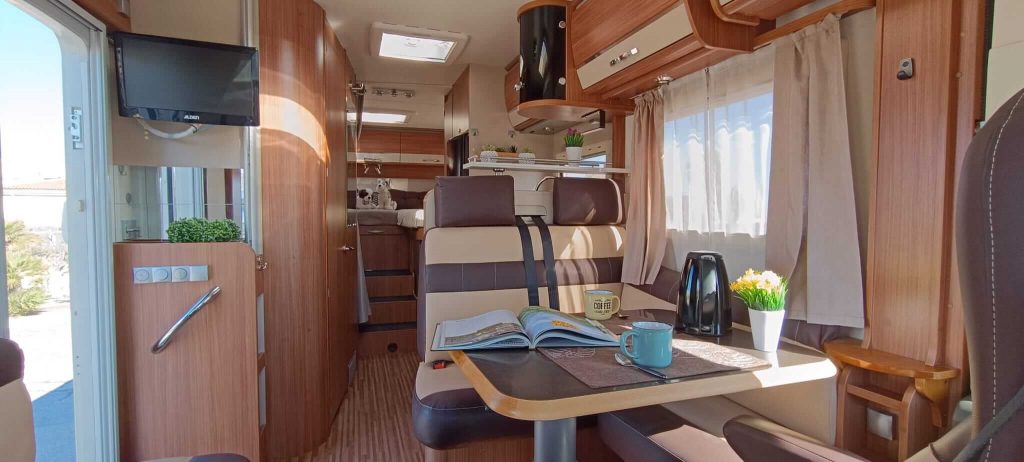 INTERIOR SALON 1 (66)