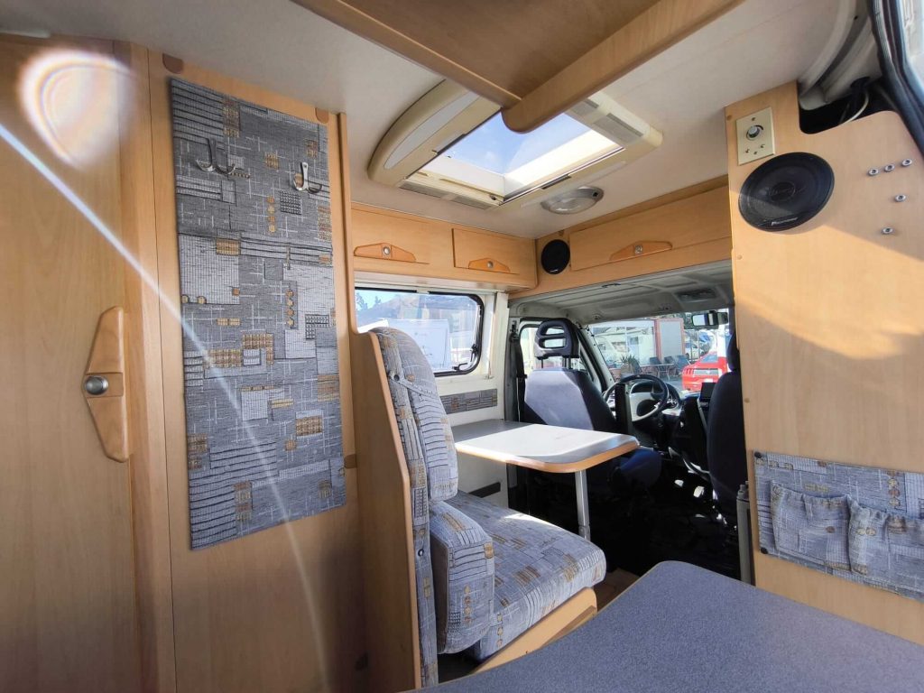 Nevera trivalente Camper Adria 2005