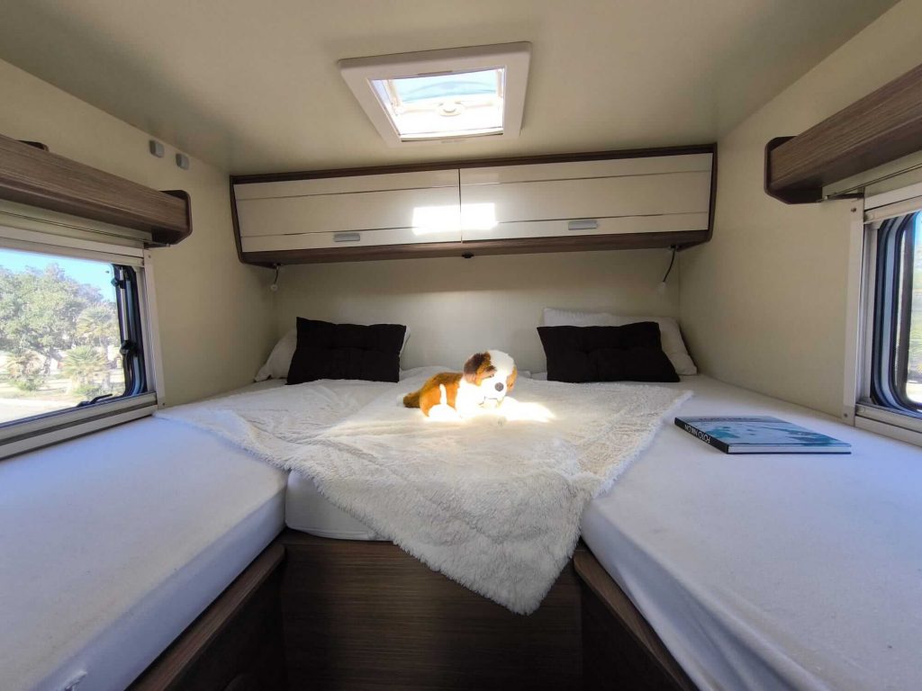 citroen-itineo-740pj-2018-interior-dormitorio camas gemelas 4.jpg