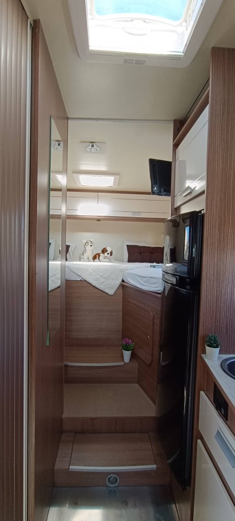 citroen-itineo-740pj-2018-interior-dormitorio camas gemelas 7.jpg