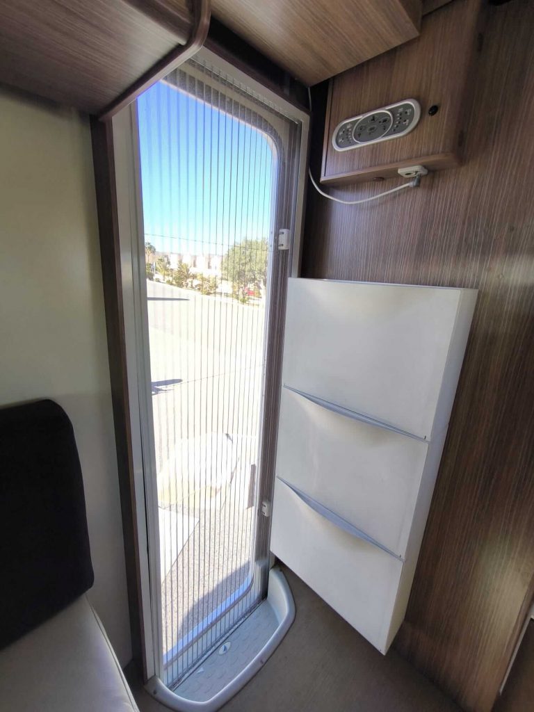 citroen-itineo-740pj-2018-interior-entrada con mosquitera.jpg