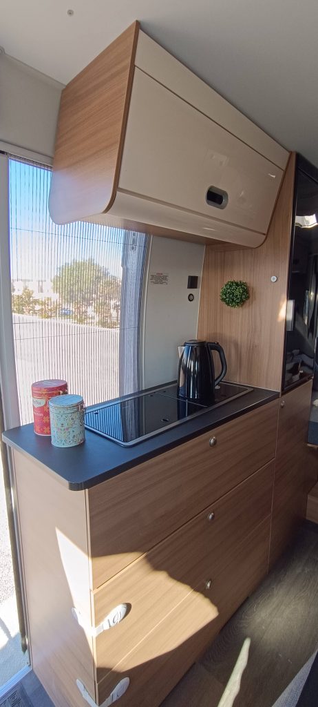 camper Sun Living 2019 cocina equipada 11