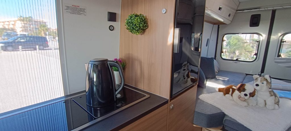 camper Sun Living 2019 cocina equipada 12