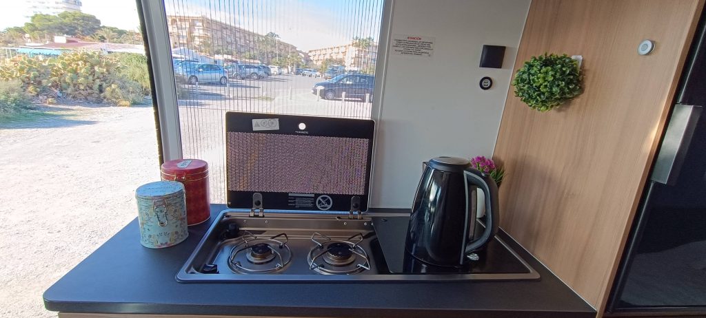 camper Sun Living 2019 cocina equipada 13