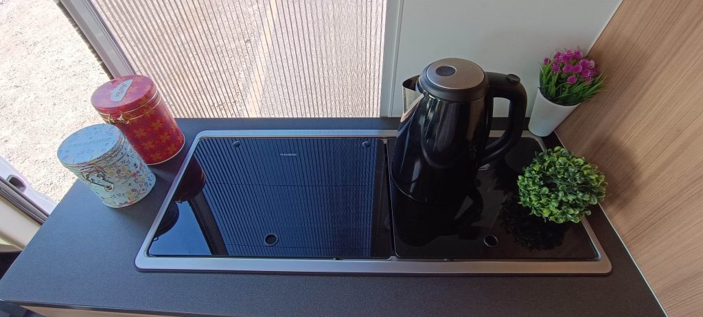 camper Sun Living 2019 cocina equipada 35