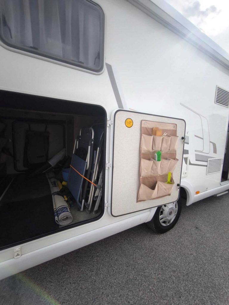 Bavaria Arctic I74 2014 exterior Garaje