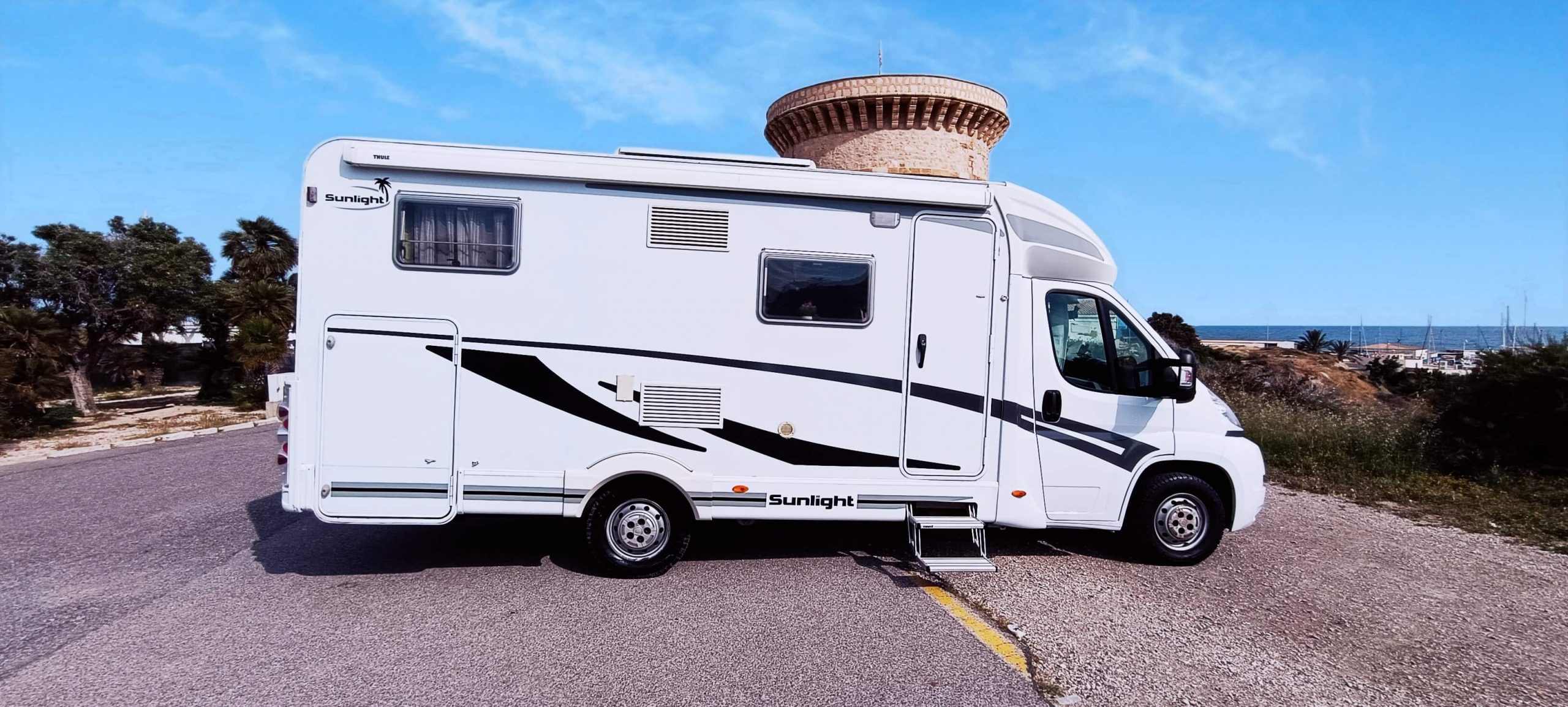 Exterior y toldo Sunlight T 2010